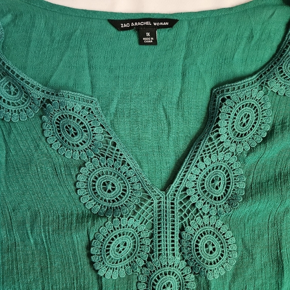Zac & Rachel Womans Green V-neck Open Sleeve Lightweight Blouse Size 1X - Picture 4 of 11